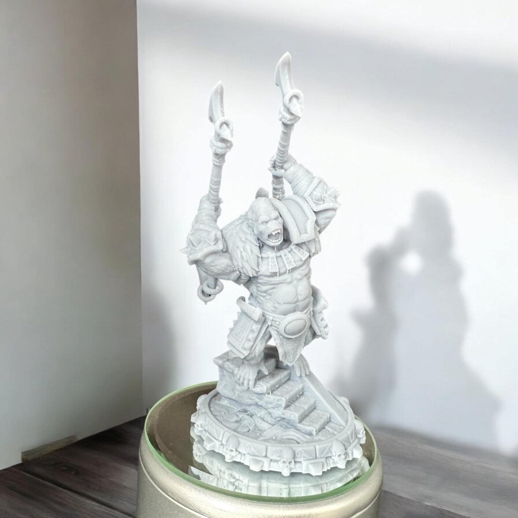 Kael Ithron - The Strongbacks of Castle Primatus| Daybreak Miniatures - Border3d